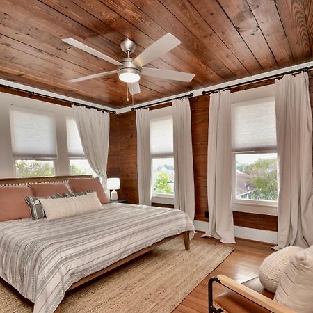 Coastal Craftsman- Walk To Beach & Pleasure Pier- As Seen On 'Restoring Galveston' Екстериор снимка