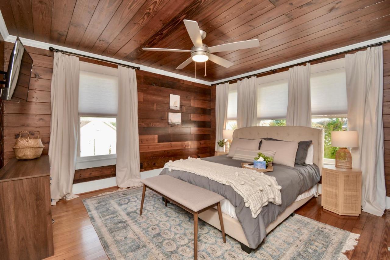 Coastal Craftsman- Walk To Beach & Pleasure Pier- As Seen On 'Restoring Galveston' Екстериор снимка
